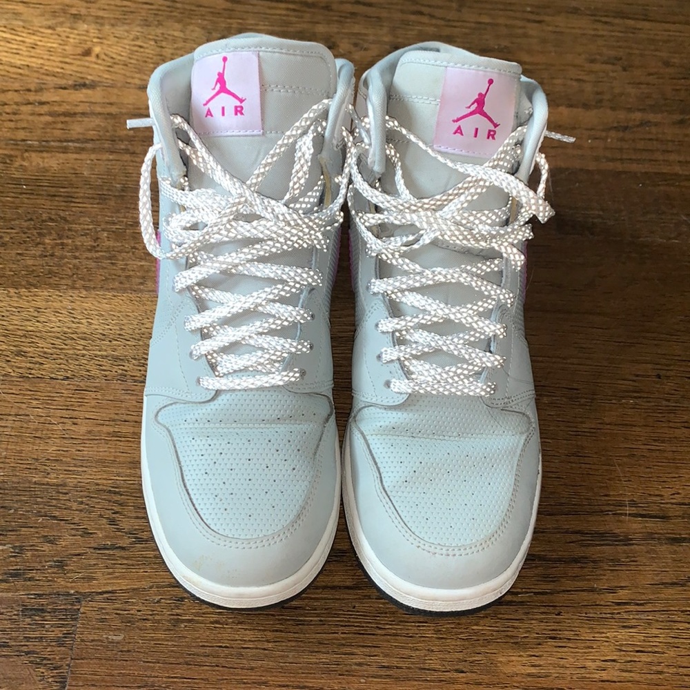 Jordan 1 Mids